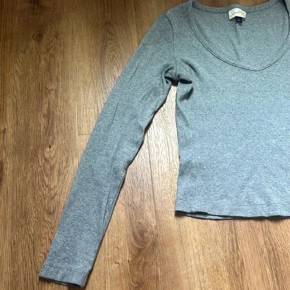 Universal Thread Ribbed V-neck Long Sleeve Top - Picture 3 of 5